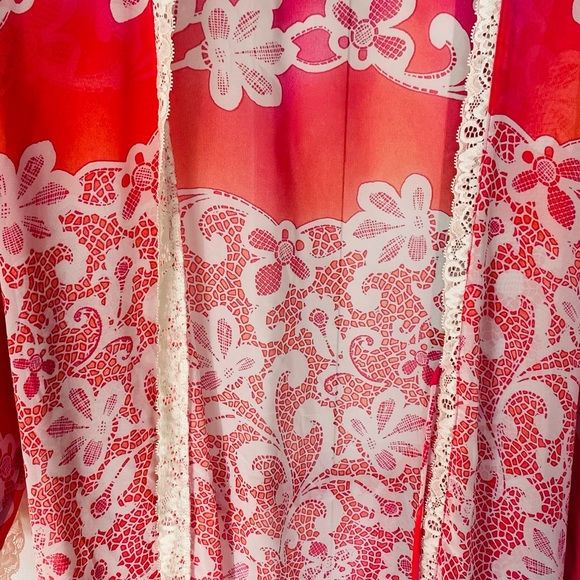 Boho Anthropologie “In Bloom” Silk Sheer Red & Pink🌺Floral & Lace Robe w/Belt - Picture 12 of 16
